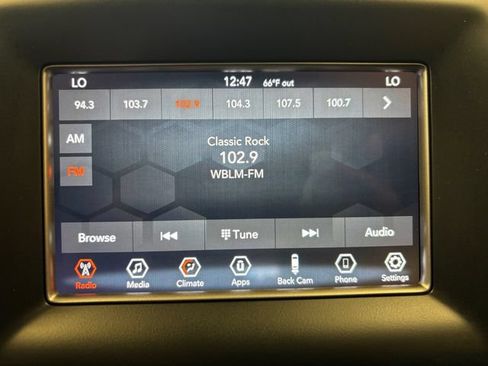 Used 2018 Jeep Grand Cherokee Laredo AWD/4WD image 19