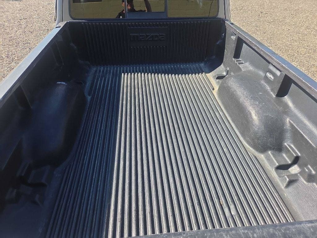 Used 2000 MAZDA B-Series Pickup 4x4 Cab Plus B4000 image 5