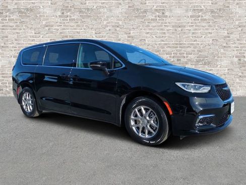 New 2026 Chrysler Pacifica Select FWD image 1