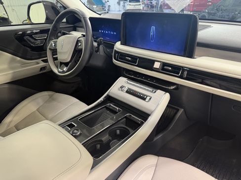 Used 2025 Lincoln Aviator Reserve w/ Jet Appearance Package RWD image 17