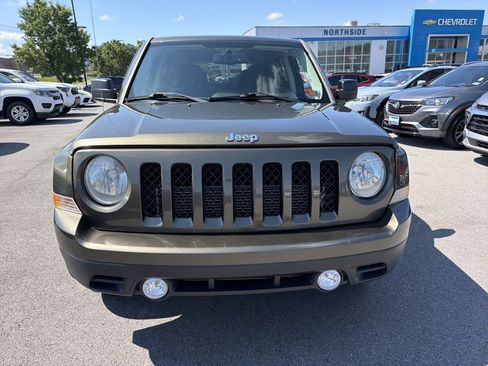 Used 2016 Jeep Patriot Sport w/ Power Value Group AWD/4WD image 2