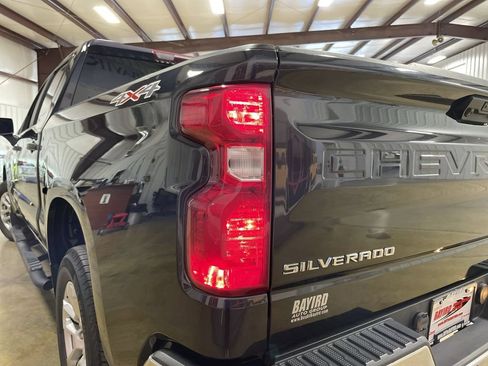 Used 2022 Chevrolet Silverado 1500 LT AWD/4WD image 23