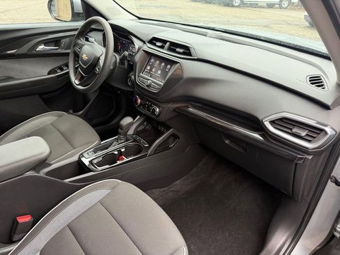 Used 2023 Chevrolet TrailBlazer LT FWD image 16