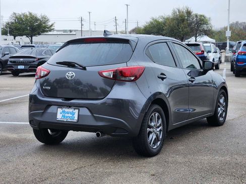 Used 2020 Toyota Yaris LE image 6