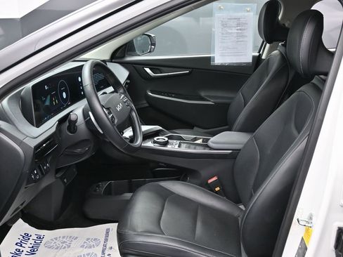 Used 2022 Kia EV6 Wind image 16