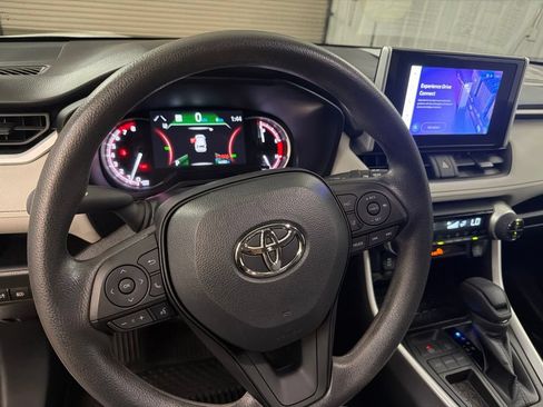 Used 2024 Toyota RAV4 XLE w/ Convenience Package FWD image 34