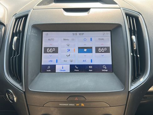 Used 2020 Ford Edge SE FWD image 18