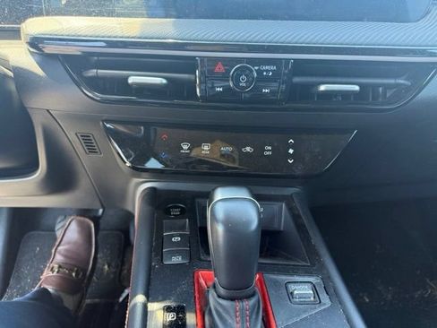Used 2025 Nissan Kicks SR AWD/4WD image 13