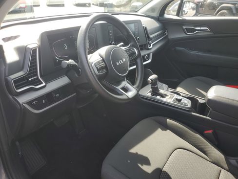 Used 2025 Kia Sportage LX FWD image 10