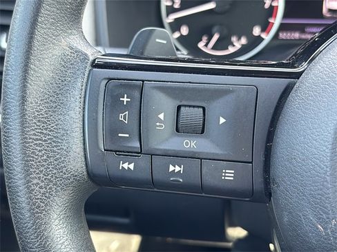 Used 2023 Nissan Rogue SV image 26