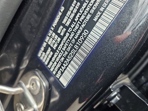 Certified 2025 Porsche Macan image 15