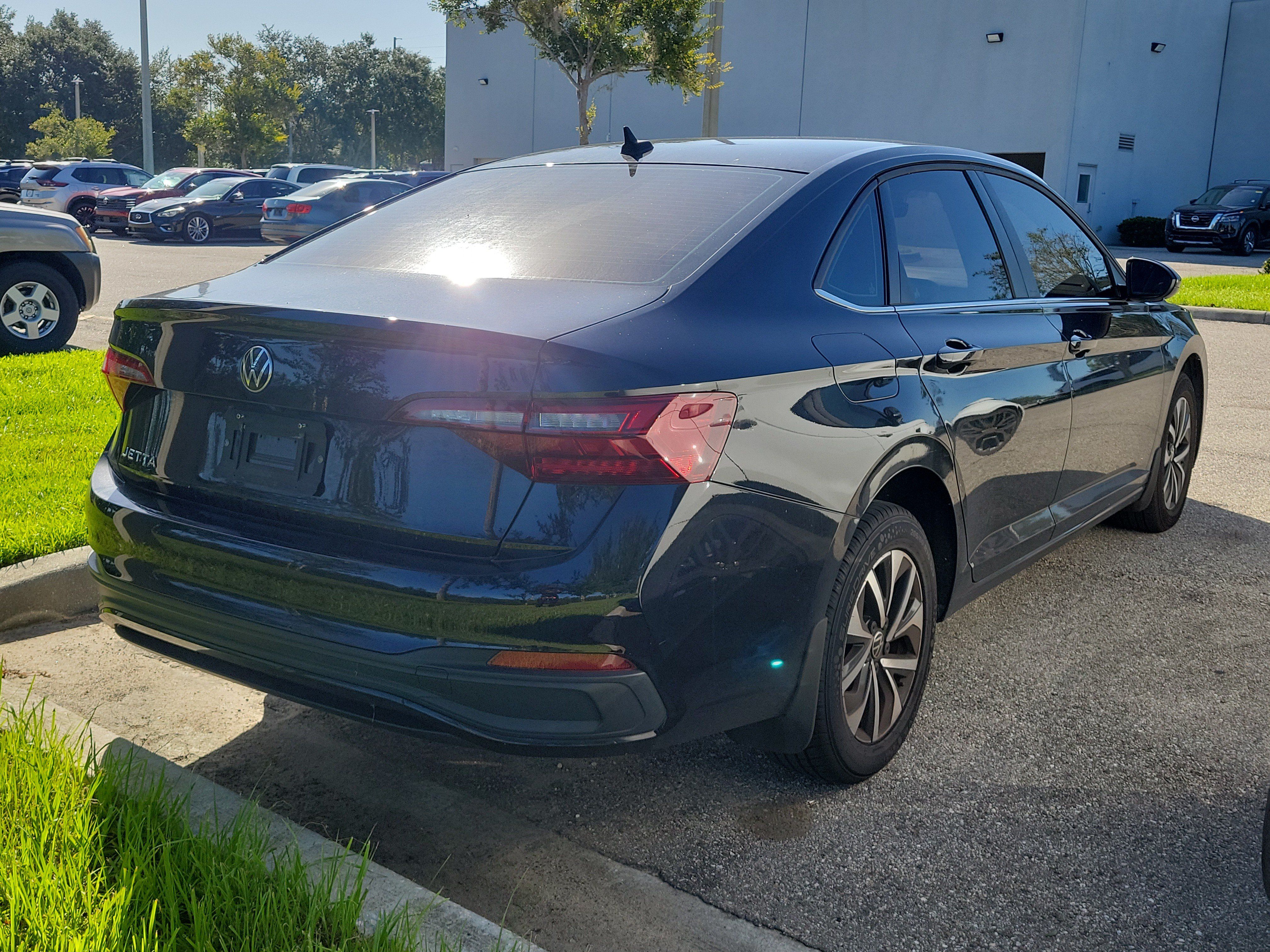 Used 2022 Volkswagen Jetta S FWD image 3