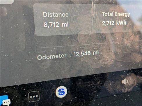 Used 2023 Tesla Model Y 2WD image 9