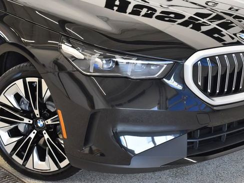 New 2026 BMW 530i xDrive w/ Premium Package image 31