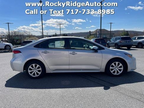 Used 2025 Toyota Corolla LE image 8