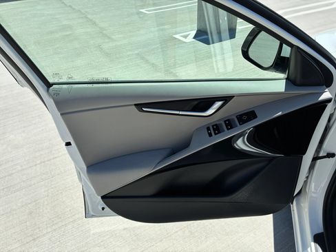 Used 2023 Kia Niro Wind FWD image 26