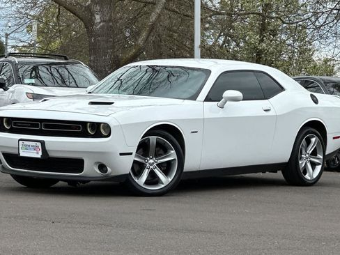 Used 2015 Dodge Challenger R/T w/ Quick Order Package 28B R/T RWD image 1