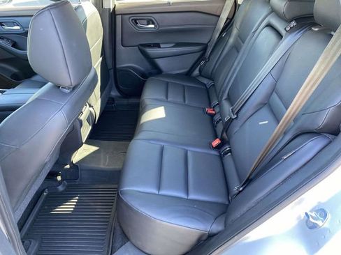 Used 2023 Nissan Rogue SV w/ SV Premium Package image 16