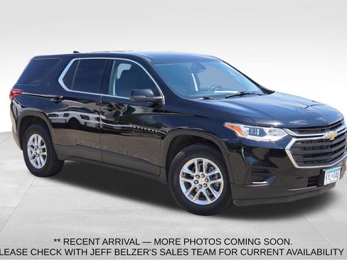 Used 2021 Chevrolet Traverse LS AWD/4WD image 1