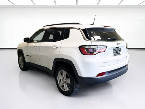 Used 2022 Jeep Compass Latitude w/ Convenience Group AWD/4WD image 6
