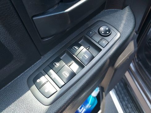 Used 2021 RAM 2500 Tradesman w/ Chrome Appearance Group AWD/4WD image 10