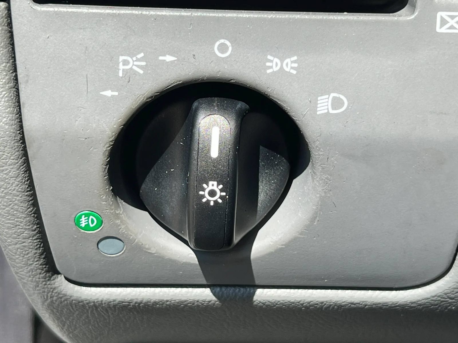 Used 2007 Chrysler Crossfire Limited RWD image 14