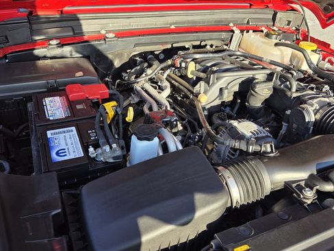Used 2022 Jeep Gladiator Sport AWD/4WD image 27
