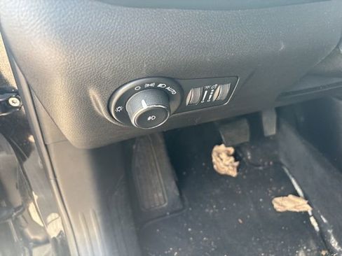 Used 2023 Jeep Compass Altitude image 29