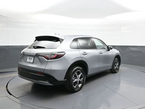 Certified 2024 Honda HR-V EX-L image 6