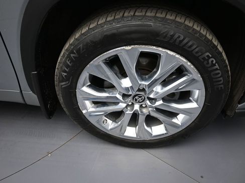 Certified 2024 Toyota Highlander Limited AWD/4WD image 15