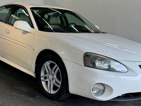 Used 2007 Pontiac Grand Prix GT w/ Premium Package image 3