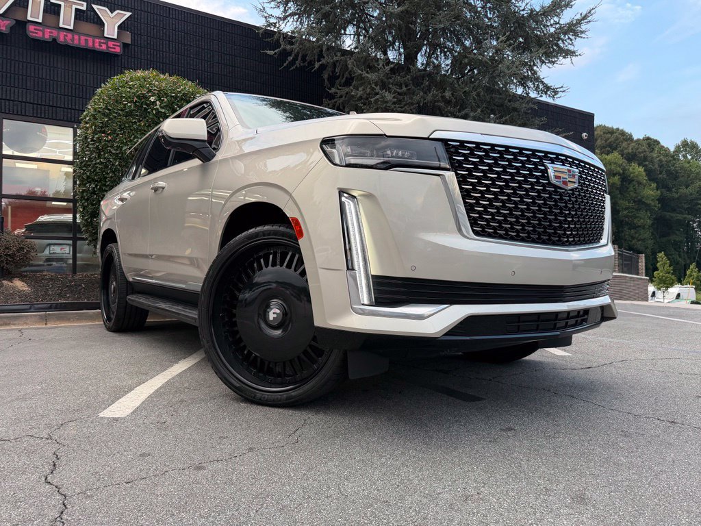 Used 2023 Cadillac Escalade Luxury RWD image 8