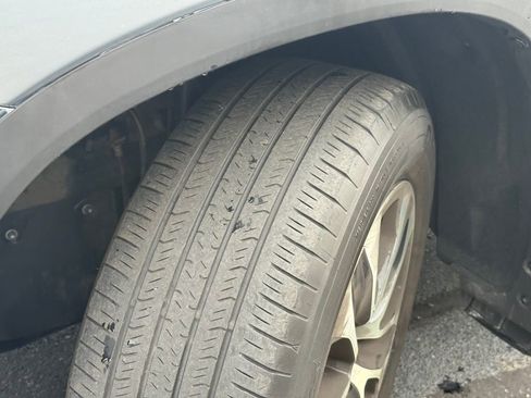 Used 2022 Toyota Highlander XLE image 11