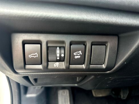 Used 2023 Subaru Outback Premium image 38