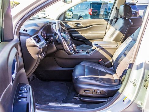 Used 2019 GMC Acadia SLT image 28