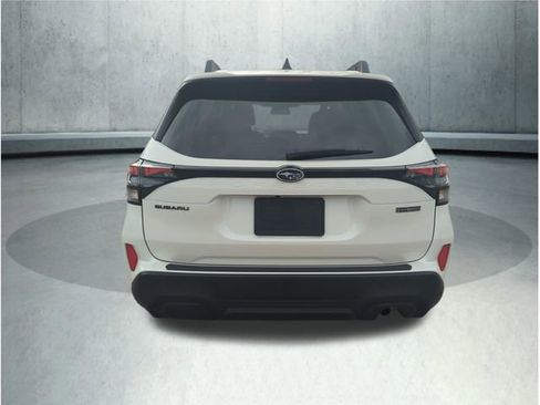 Certified 2025 Subaru Forester Premium AWD/4WD image 5