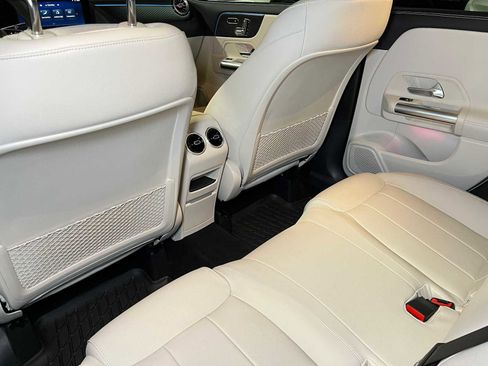 Certified 2025 Mercedes-Benz GLA 250 4MATIC image 20