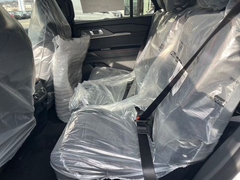 New 2026 Ford Explorer ST-Line w/ ST-Line Street Pack image 13