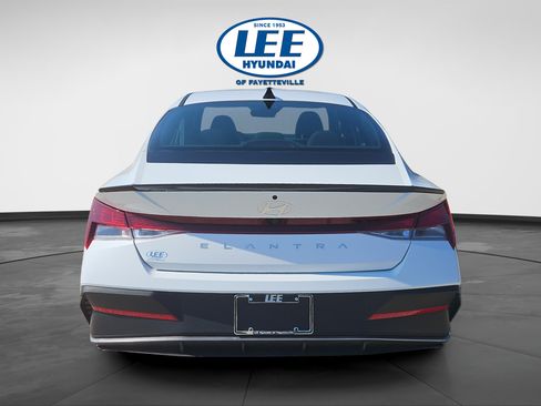 Certified 2025 Hyundai Elantra Sport FWD image 4