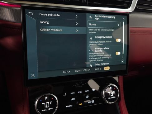 Used 2022 Jaguar F-PACE SVR image 28