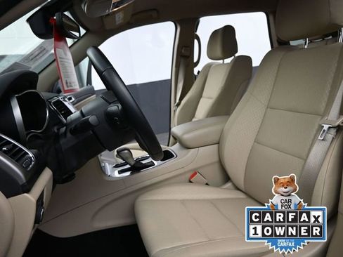 Used 2022 Jeep Grand Cherokee Laredo E image 13