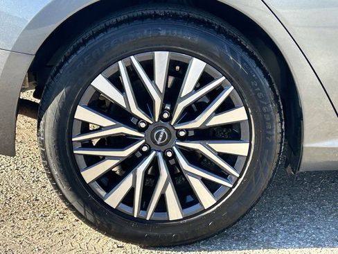 Used 2023 Nissan Altima 2.5 SV image 7