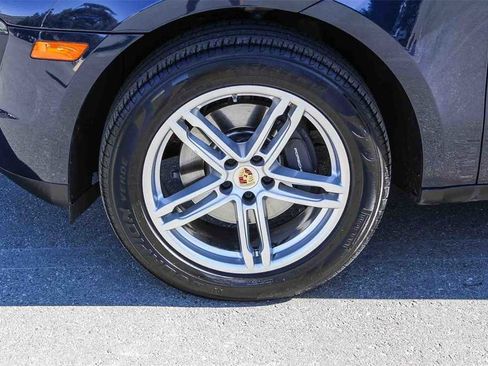 Used 2018 Porsche Macan image 9