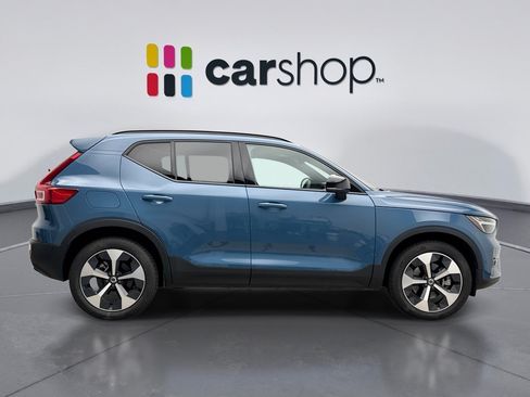 Used 2025 Volvo XC40 B5 Plus AWD/4WD image 6