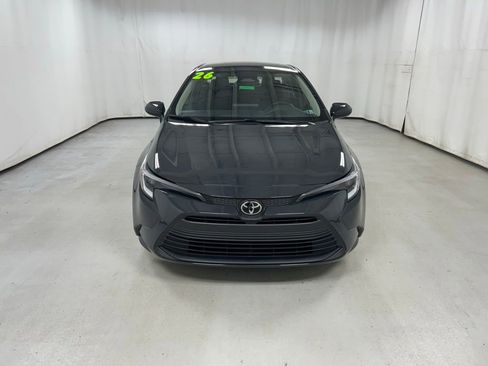 Used 2026 Toyota Corolla LE w/ LE Premium Package FWD image 4