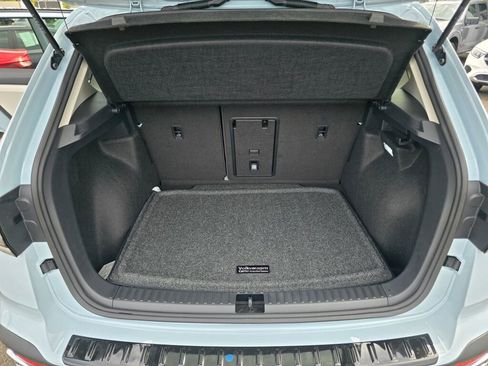 New 2025 Volkswagen Taos SE image 14