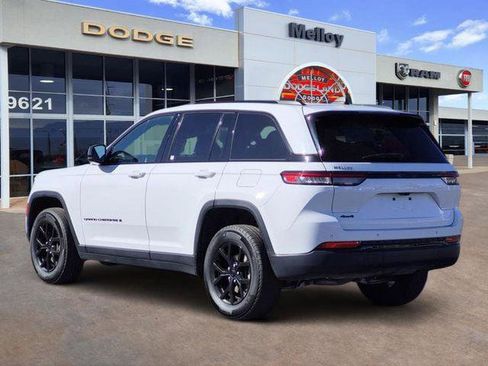 Certified 2024 Jeep Grand Cherokee Altitude AWD/4WD image 7