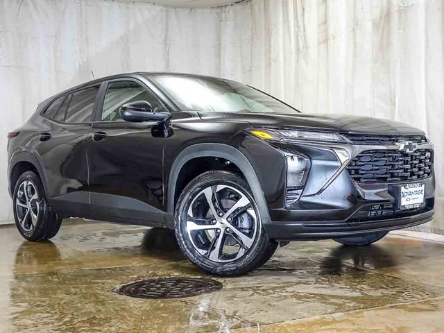 New 2026 Chevrolet Trax RS w/ Driver Confidence Package FWD image 2