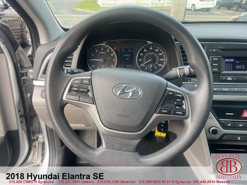 Used 2018 Hyundai Elantra SE w/ Cargo Package image 12