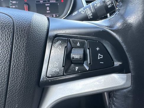 Used 2019 Chevrolet Trax LT w/ LT Convenience Package image 28